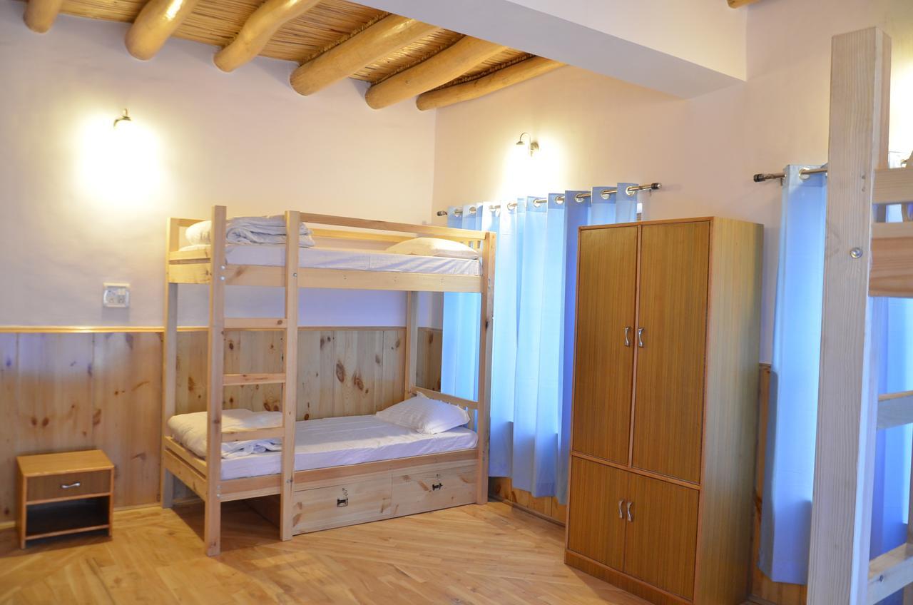 Raybo Hostel Leh Kültér fotó