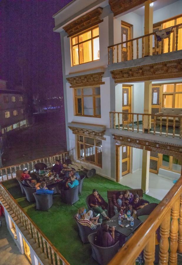 Raybo Hostel Leh Kültér fotó